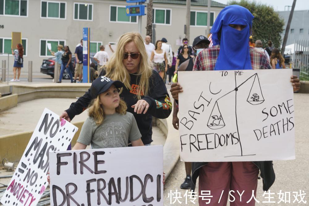 家长们|美国家长们,正在接受有关如何逃避口罩和疫苗规定的指导