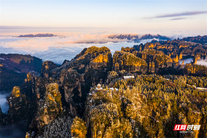 黄石寨景区|满屏仙气！张家界黄石寨景区新年现金光云海奇观