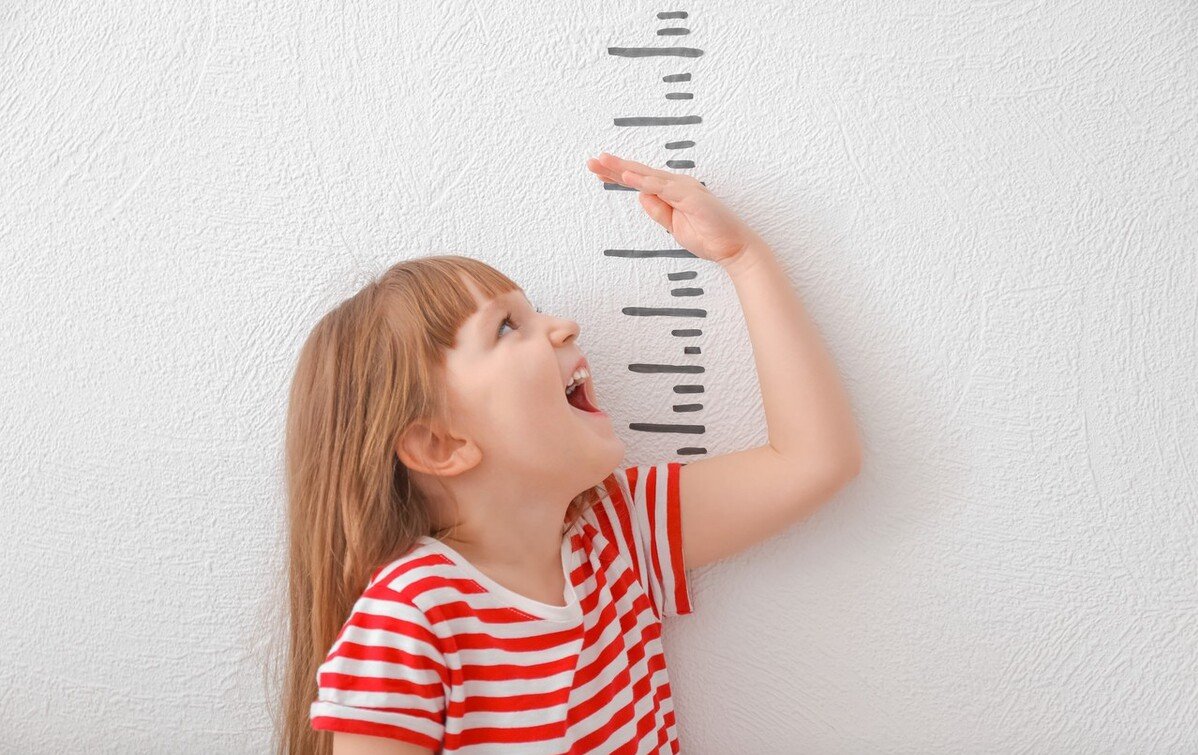 孩子|女孩11岁前，身体出现这些信号，可能是性早熟，父母要多注意