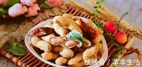 煮花生时,不要只用盐水,学会4点,煮好的花生又香又入味