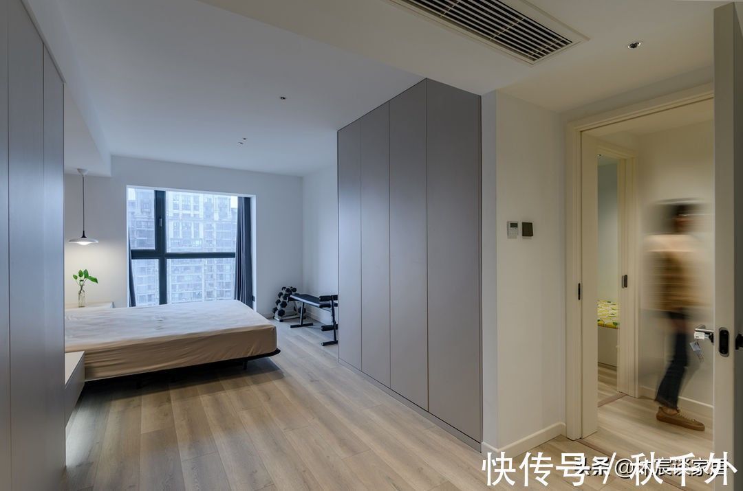 沐宸|越来越多年轻人选择客厅不装电视,还真别说,这样的家出彩又实用