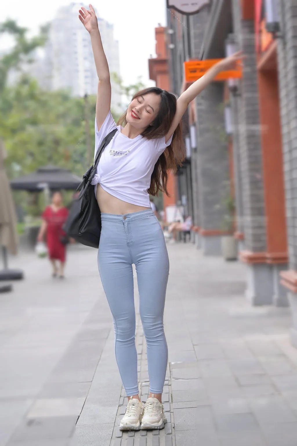 牛仔裤 经典百搭的牛仔裤搭配上衣休闲简约,穿起来更轻松又美又仙