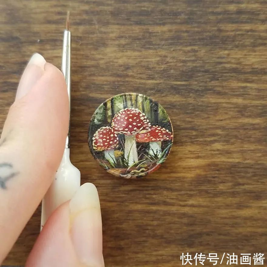 小画&她在硬币上画画，满满的都是细节，网友直呼爱了爱了