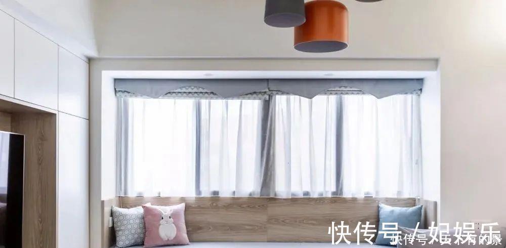 客厅|客厅沙发这样摆放,面积直接大了一倍,邻居见了挤爆门来学!