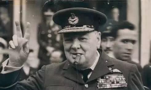 变为|丘吉尔:由loser逆袭变为首相,历史上的丘吉尔到底是什么形象?