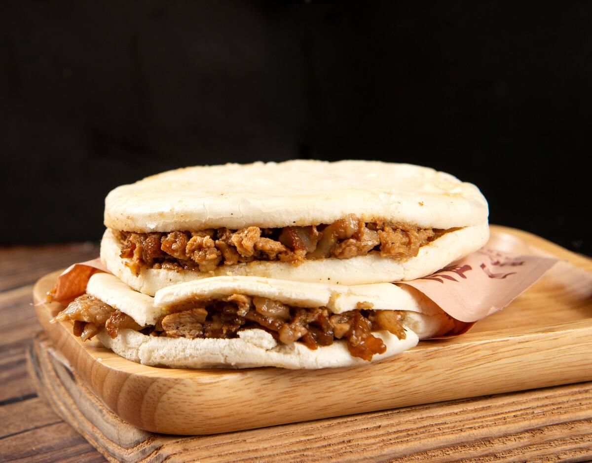 地道肉夹馍，软烂醇香超美味，学会自己在家做，想夹多少肉都可以