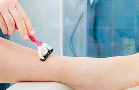 腿毛|为啥有的女生体毛旺盛，而有的“光秃秃”？哪种更健康？不妨了解