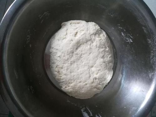 将面粉做成这种零食,简单几步就搞定了,成本低,味道好