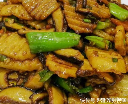 青红椒|制作简单的一道家常菜,刚上桌就扫光,特别适合老人孩子吃