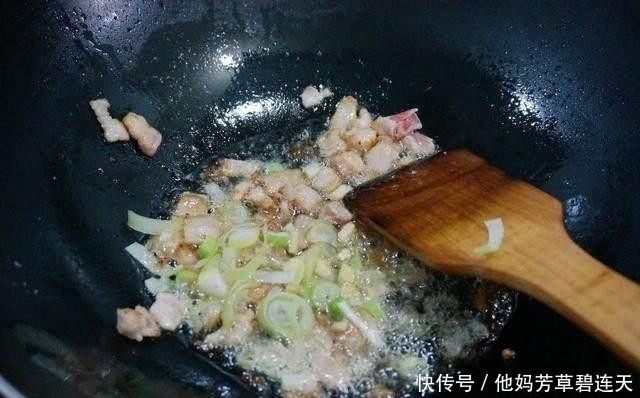 炸酱面好不好吃关键是酱,教你这样做,吃过一次就忘不了那味道!