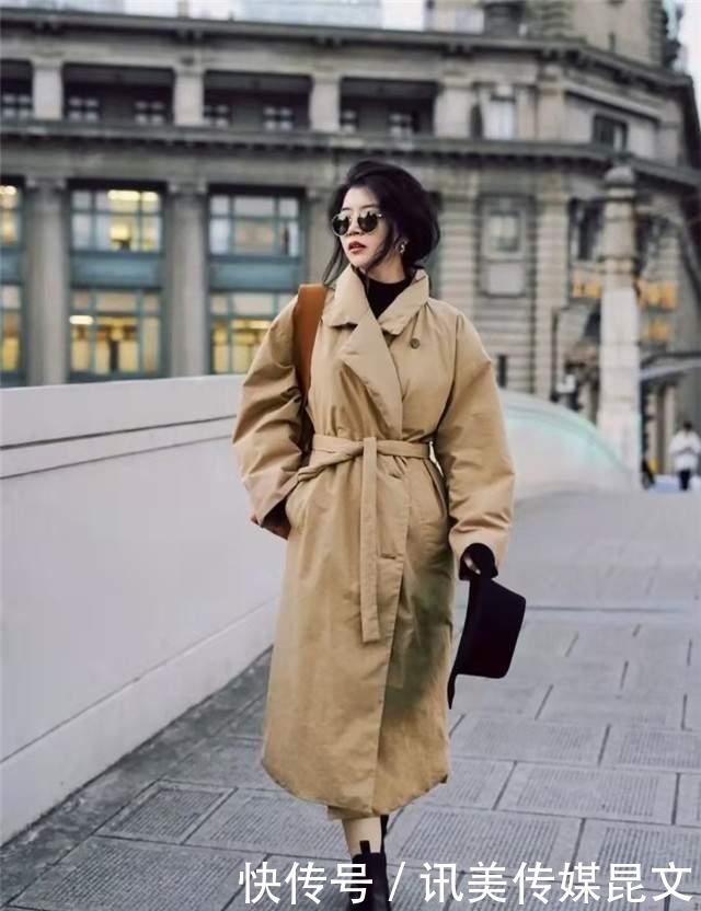气质|秋冬穿羽绒服,别老是穿黑色了,试试这几种减龄色,时髦还显气质