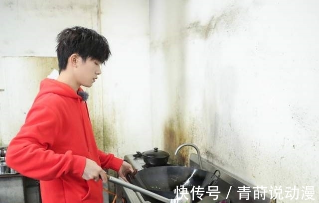 王一博|當龔俊、楊洋、肖戰、王一博等男星開始下廚，你最想吃誰做的飯？