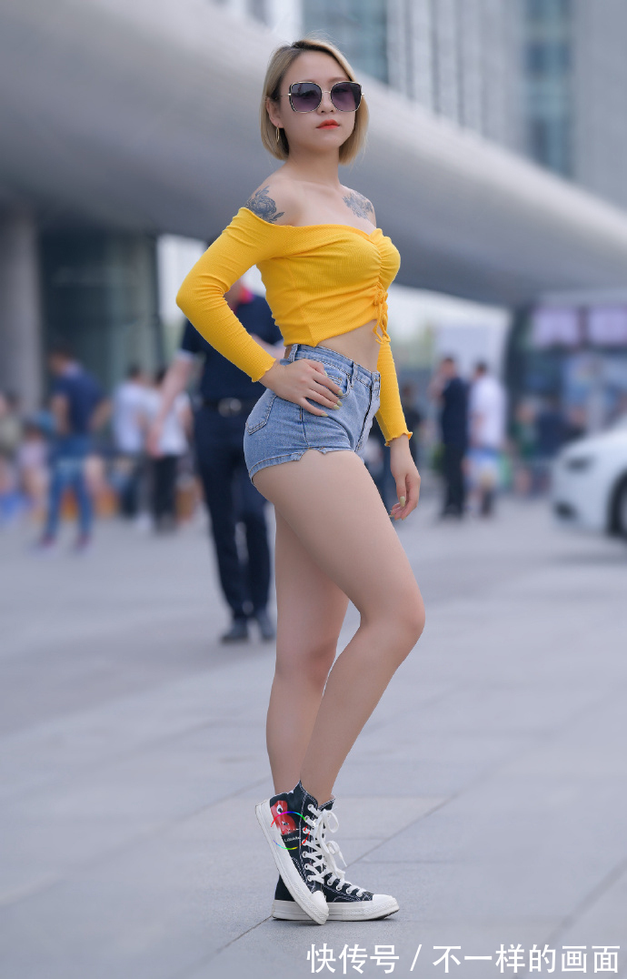 微胖身材 “高级”的微胖身材,搭配靓丽的“高级色”,日常穿搭高级有品味