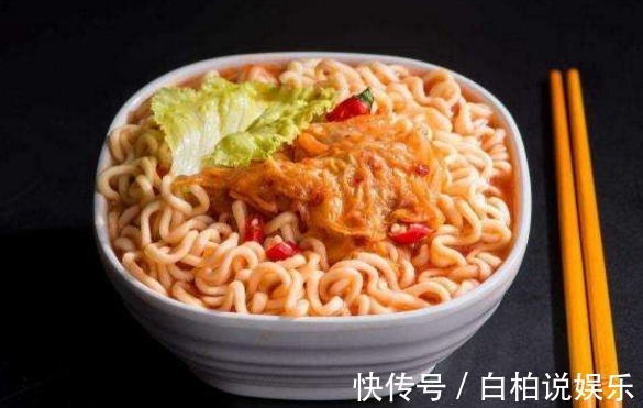 爸爸煮的泡面，妈妈煮的泡面，看到哥哥煮的，顿时不想吃