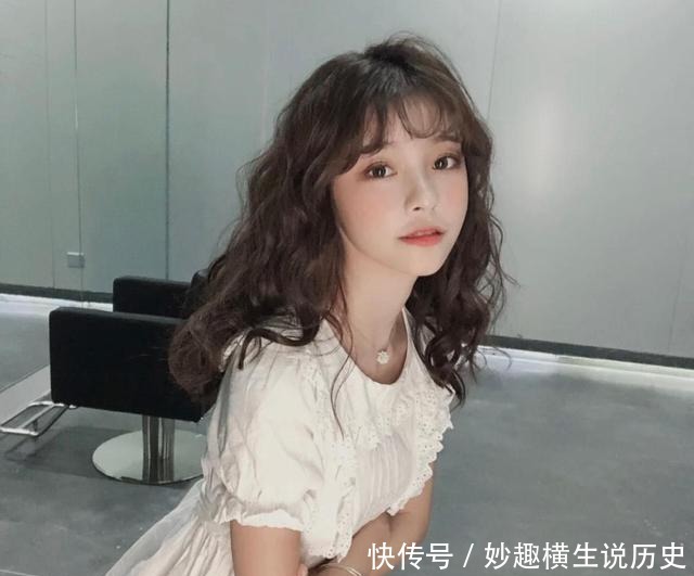 脸型|“显脸小”的四大发型气垫烫圆脸专属,方脸法式烫更高级!