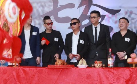分店|陈小春面馆广州再开分店，开业礼一众熟面孔，一碗牛腩50元卖到爆