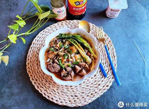 天冷,就爱这热乎乎的一锅,有肉有菜也有汤,好吃简单,过瘾极了