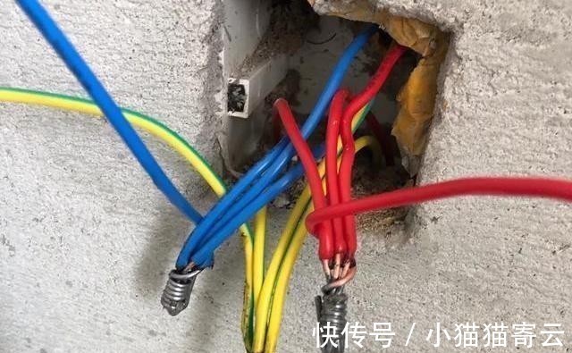 空气开关|家里插座接线是左零右火，空开接线左火右零，为什么？要处理吗？