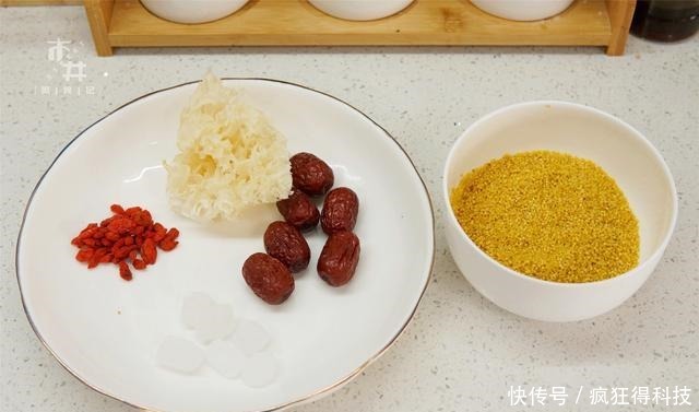 这粥,妈妈早餐必喝,满满的全是胶质,每周喝几次,省买化妆品了!