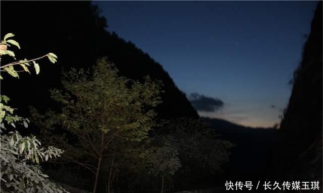 苍山石门关景区对留在大理漾濞过年的外省人提供免费游览礼遇