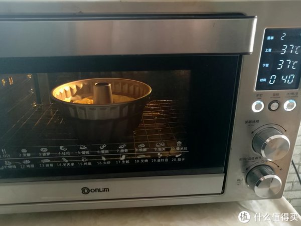 松软可口的圣诞面包，应景又美味！学会了赶快动手试试