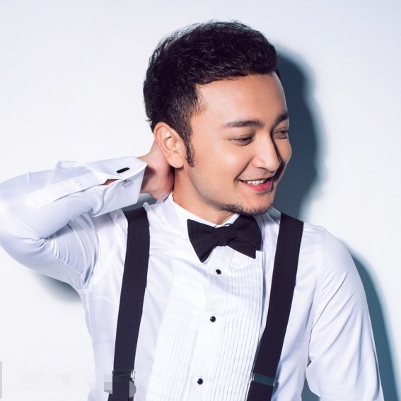 鳳凰傳奇|從年入千萬(wàn)到無(wú)人問津,因星光大道走紅的“草帽姐”,如今怎樣?