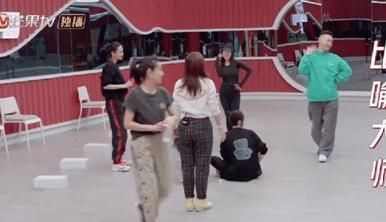 这个节目不是真的选秀节目，真的要成团，它本质上就是一个综艺