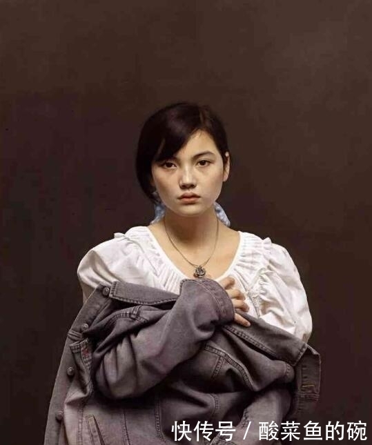 瑞典美女画家挑战冷军,画少女人体,放大10倍看细节让网友不淡定