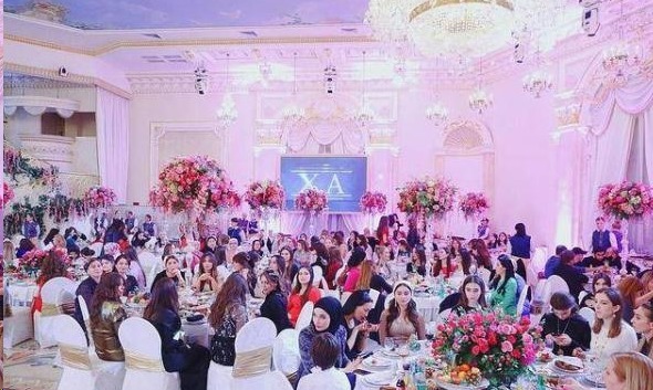 富豪|富豪新娘身着270万婚纱,宛若天仙,多少女孩的梦啊!