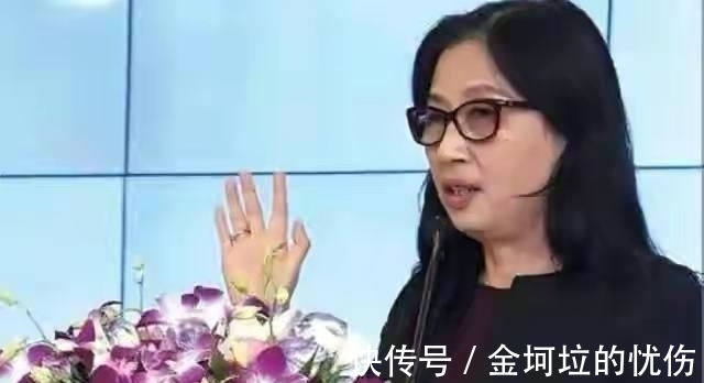 华为女皇|66岁华为女皇：任正非钦点的董事长，创5200亿收入，3年前辞职