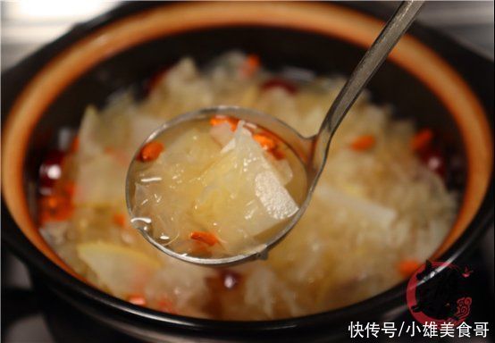 热水|把白萝卜和梨放入滚烫的热水中，没想到这么厉害，这下长见识了