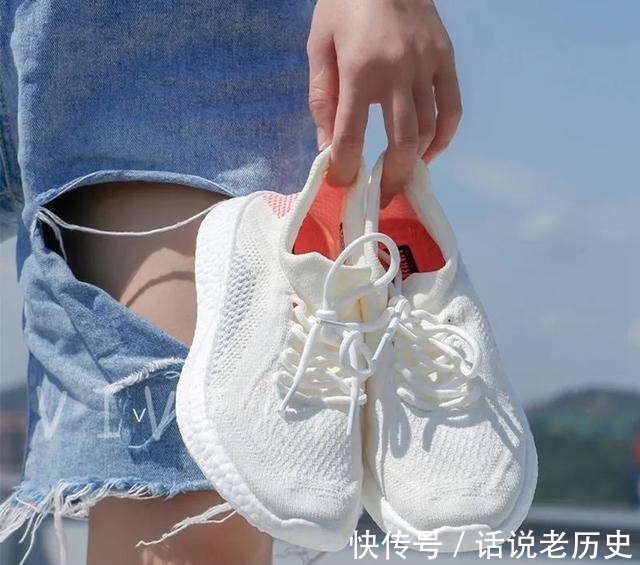 运动鞋 这是什么神仙运动鞋!显高显腿细,像穿袜子一样轻!