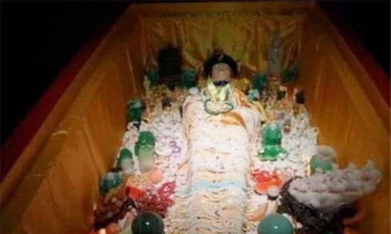 目瞪口呆|将军死后立碑哭穷:无金无银,别挖!200年后盗墓贼打开目瞪口呆