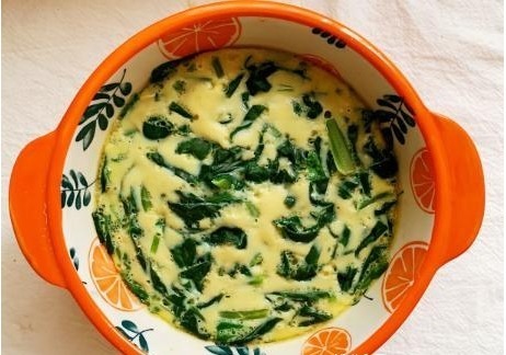 蔬菜饼，不用油也不用面粉，蒸一蒸就上桌，比煎饼还香