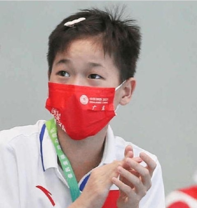 关注度|全红婵的情商真高!暖心举动体贴志愿者,14岁天才少女挺会来事