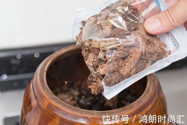 中药|药酒变“毒酒”,一杯药酒致15人肾衰竭,这3类中药别用来泡酒