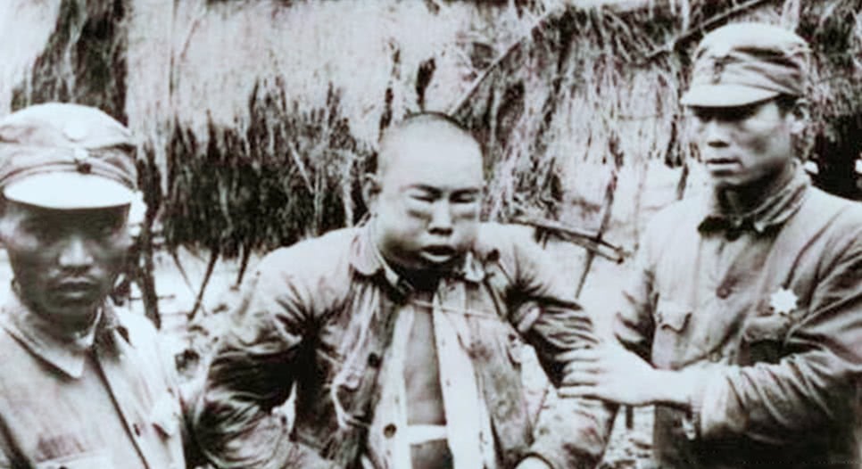巨像|镜头下真实的日本鬼子:图4巨像刘能,图5被揍成“猪头”的日军俘虏
