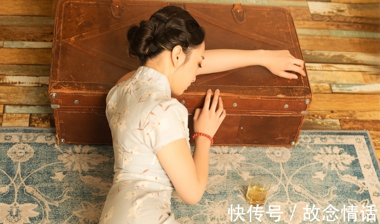 夜萤@诗·八首丨有恨天庭划两地,唯求鸳鸟一朝情