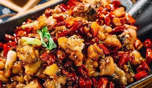 天一冷,我家就爱吃此菜,比吃猪肉便宜,香辣下饭,太过瘾了