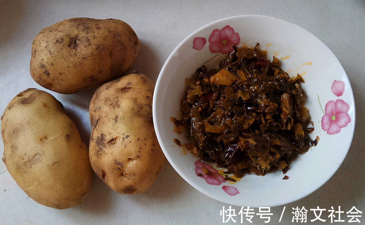 食材|酸辣开胃,简单又好吃的酸菜土豆片,简单的食材做出不简单的美味
