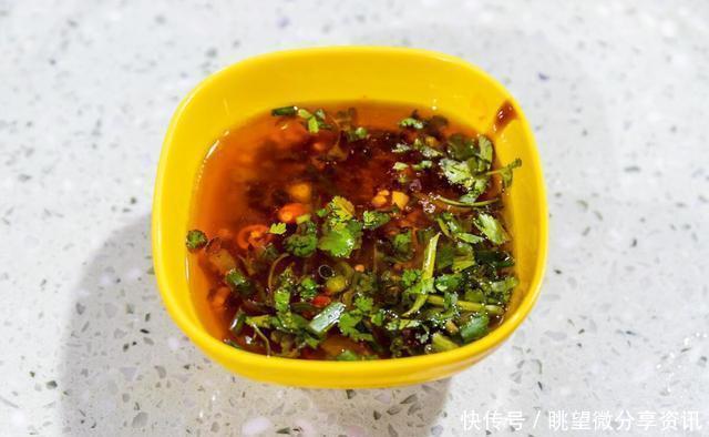应对|吃火锅时,蘸料可别随便调,学会这3种蘸料,轻松应对所有火锅