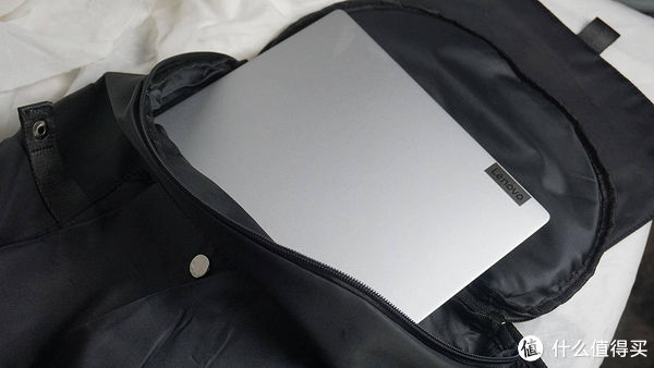 选不到便宜实用的通勤包？这几款背包推荐给你