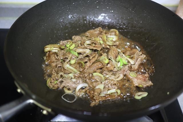 番茄|番茄牛肉饭早餐真豪横，10分钟轻松搞定，元气满满连午餐都有了
