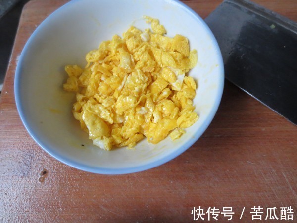 用此物包饺子还是头一次见，不吃此馅就太亏了，一顿两盘都不嫌多