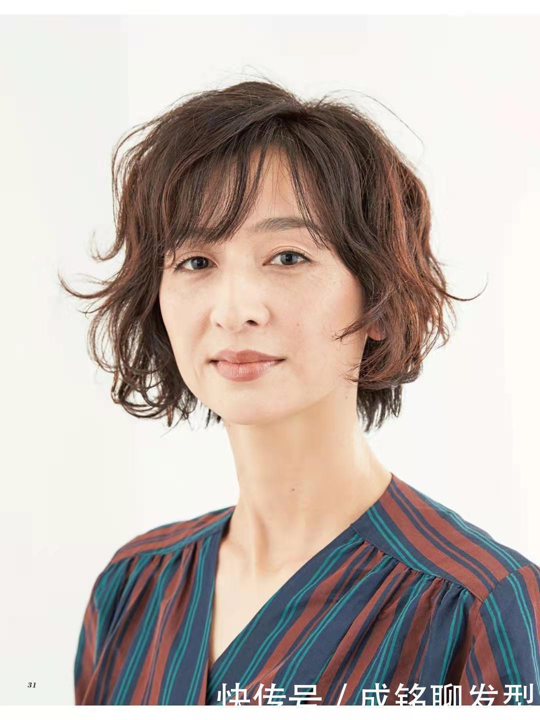 60后女性别再留“显嫩”发型了，很时尚但毫无违和感，不符合气质