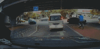 |搞笑GIF:让孩子去玩泥巴,结果他真的去了