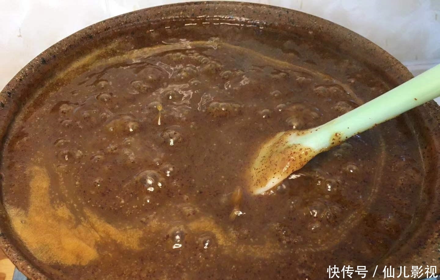 冬天女人手脚冰凉就喝它,每天一杯,驱寒又暖胃,做一次喝一个月