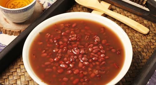 不管煮什么豆子,都不要直接下锅煮,教你一招,十分钟软烂开花