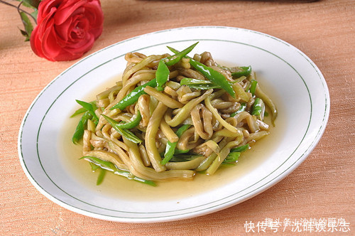 養(yǎng)人|天然的“阿莫西林”找到,每天炒一盤,止咳化痰,活血養(yǎng)人