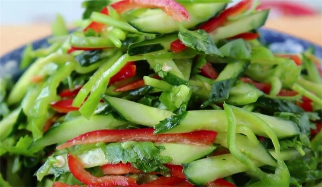 饭店|怪不得饭店的凉拌黄瓜那么好吃,原来技巧如此简单,看一遍就学会